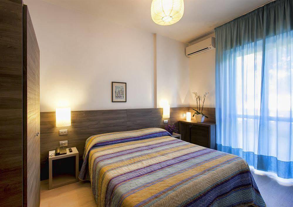 Hotel Sofia 利多迪迪耶索洛 外观 照片